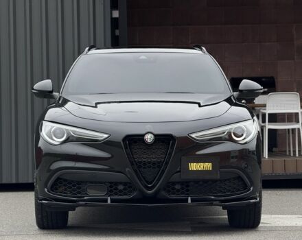Черный Альфа stelvio, объемом двигателя 2 л и пробегом 82 тыс. км за 26350 $, фото 2 на Automoto.ua