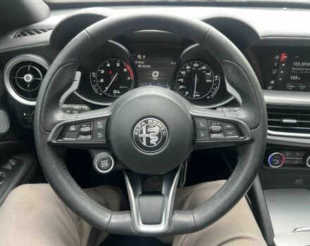 Черный Альфа stelvio, объемом двигателя 2 л и пробегом 11 тыс. км за 20500 $, фото 7 на Automoto.ua