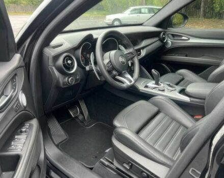 Черный Альфа stelvio, объемом двигателя 2 л и пробегом 11 тыс. км за 20500 $, фото 5 на Automoto.ua