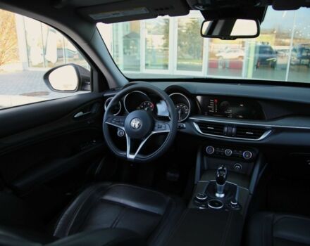 Коричневый Альфа stelvio, объемом двигателя 2 л и пробегом 32 тыс. км за 23000 $, фото 11 на Automoto.ua