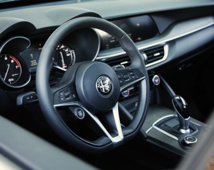 Коричневый Альфа stelvio, объемом двигателя 2 л и пробегом 32 тыс. км за 23000 $, фото 13 на Automoto.ua