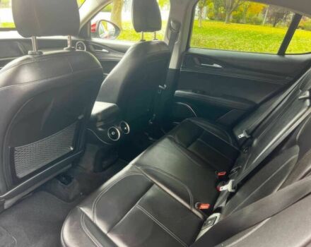 Красный Альфа stelvio, объемом двигателя 2 л и пробегом 41 тыс. км за 9900 $, фото 12 на Automoto.ua