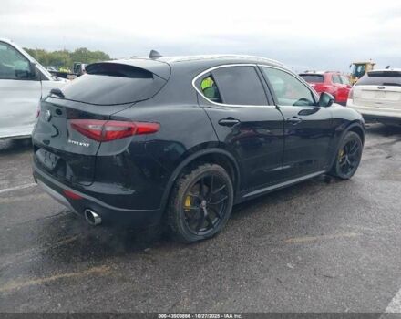 Красный Альфа stelvio, объемом двигателя 2 л и пробегом 30 тыс. км за 5000 $, фото 2 на Automoto.ua