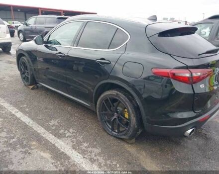 Красный Альфа stelvio, объемом двигателя 2 л и пробегом 30 тыс. км за 5000 $, фото 1 на Automoto.ua