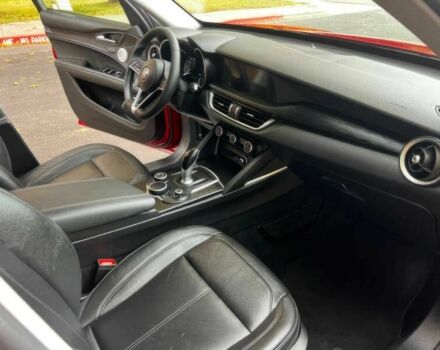 Красный Альфа stelvio, объемом двигателя 2 л и пробегом 41 тыс. км за 9900 $, фото 9 на Automoto.ua