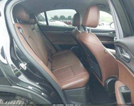 Красный Альфа stelvio, объемом двигателя 2 л и пробегом 30 тыс. км за 5000 $, фото 6 на Automoto.ua