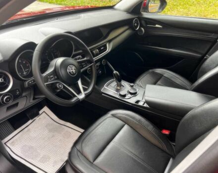 Красный Альфа stelvio, объемом двигателя 2 л и пробегом 41 тыс. км за 9900 $, фото 8 на Automoto.ua