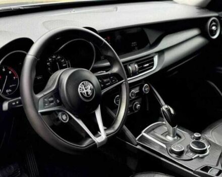 Серый Альфа stelvio, объемом двигателя 2 л и пробегом 47 тыс. км за 4300 $, фото 6 на Automoto.ua