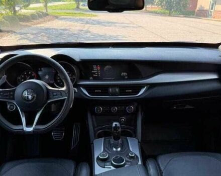 Серый Альфа stelvio, объемом двигателя 2 л и пробегом 88 тыс. км за 6500 $, фото 12 на Automoto.ua