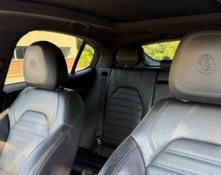 Серый Альфа stelvio, объемом двигателя 2 л и пробегом 88 тыс. км за 6500 $, фото 9 на Automoto.ua