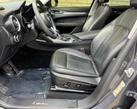 Серый Альфа stelvio, объемом двигателя 2 л и пробегом 37 тыс. км за 5400 $, фото 4 на Automoto.ua