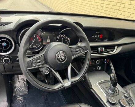 Серый Альфа stelvio, объемом двигателя 2 л и пробегом 37 тыс. км за 5400 $, фото 6 на Automoto.ua