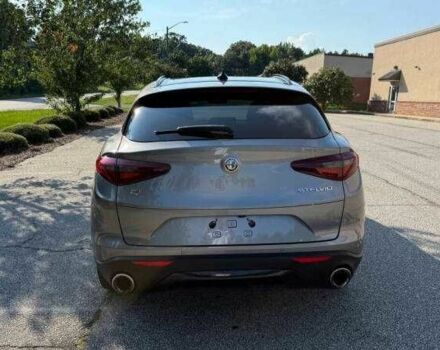 Серый Альфа stelvio, объемом двигателя 2 л и пробегом 88 тыс. км за 6500 $, фото 6 на Automoto.ua