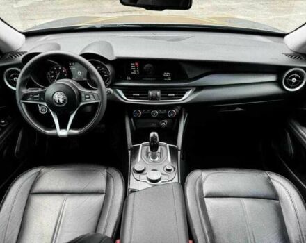 Серый Альфа stelvio, объемом двигателя 2 л и пробегом 47 тыс. км за 4300 $, фото 8 на Automoto.ua
