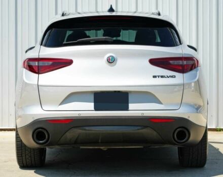 Серый Альфа stelvio, объемом двигателя 2 л и пробегом 49 тыс. км за 13300 $, фото 3 на Automoto.ua