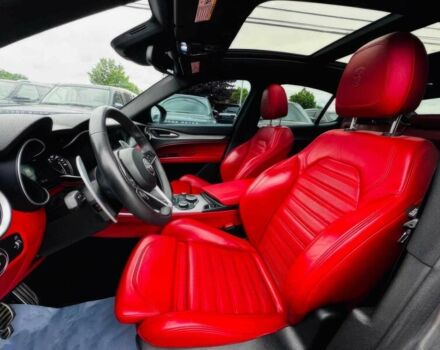 Сірий Альфа stelvio, об'ємом двигуна 2 л та пробігом 43 тис. км за 16300 $, фото 7 на Automoto.ua