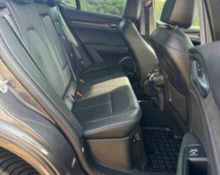 Серый Альфа stelvio, объемом двигателя 2 л и пробегом 36 тыс. км за 14900 $, фото 11 на Automoto.ua