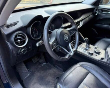 Синий Альфа stelvio, объемом двигателя 2 л и пробегом 41 тыс. км за 5600 $, фото 9 на Automoto.ua