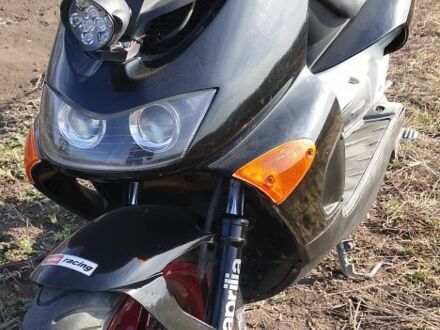 Априлия 3302 2004 в Черновцах на Automoto.ua Априлия 3302, объемом двигателя 49 л и пробегом 0 тыс. км за 900 $, фото 1 на Automoto.ua