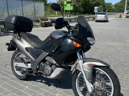 Априлія 6510 2004 у Каменце-Подольском на Automoto.ua Априлія 6510, об'ємом двигуна 0.65 л та пробігом 0 тис. км за 3300 $, фото 1 на Automoto.ua