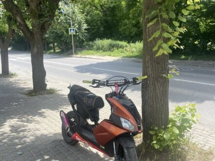 Априлия Другая 2010 в Черновцах на Automoto.ua Априлия Другая, объемом двигателя 0 л и пробегом 0 тыс. км за 1888 $, фото 1 на Automoto.ua