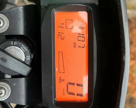 Красный Априлия СХ, объемом двигателя 0.12 л и пробегом 4 тыс. км за 3084 $, фото 4 на Automoto.ua