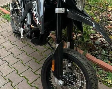 Красный Априлия СХ, объемом двигателя 0.12 л и пробегом 4 тыс. км за 3084 $, фото 5 на Automoto.ua