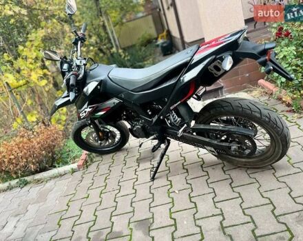 Красный Априлия СХ, объемом двигателя 0.12 л и пробегом 4 тыс. км за 3084 $, фото 2 на Automoto.ua