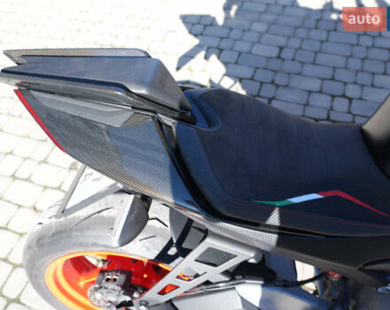 Черный Априлия Туоно, объемом двигателя 0.66 л и пробегом 7 тыс. км за 9850 $, фото 5 на Automoto.ua