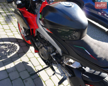 Черный Априлия Туоно, объемом двигателя 0.66 л и пробегом 7 тыс. км за 9850 $, фото 22 на Automoto.ua