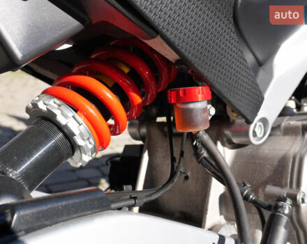 Черный Априлия Туоно, объемом двигателя 0.66 л и пробегом 7 тыс. км за 9850 $, фото 16 на Automoto.ua