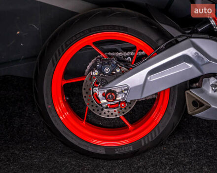 Жовтий Априлія RS 660, об'ємом двигуна 0.66 л та пробігом 5 тис. км за 13000 $, фото 6 на Automoto.ua