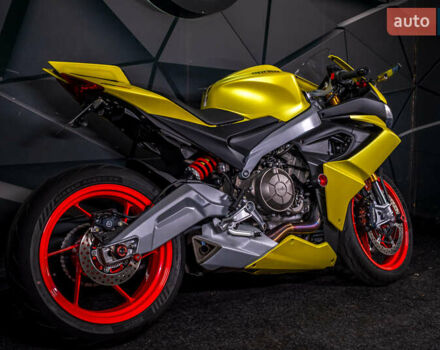 Жовтий Априлія RS 660, об'ємом двигуна 0.66 л та пробігом 5 тис. км за 13000 $, фото 2 на Automoto.ua