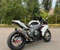Білий Априлія RSV4, об'ємом двигуна 1 л та пробігом 8 тис. км за 14000 $, фото 1 на Automoto.ua