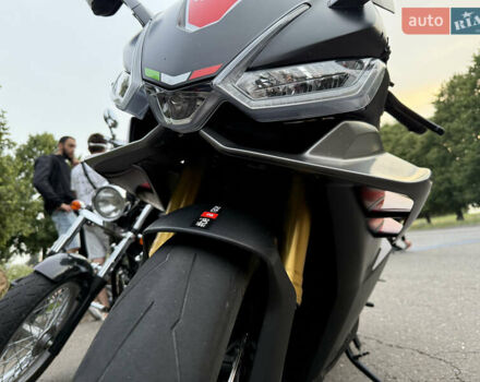 Сірий Априлія RSV4, об'ємом двигуна 1 л та пробігом 3 тис. км за 17900 $, фото 6 на Automoto.ua