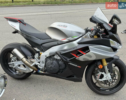 Сірий Априлія RSV4, об'ємом двигуна 1 л та пробігом 3 тис. км за 17900 $, фото 5 на Automoto.ua