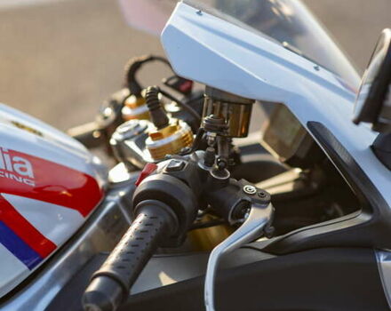 Сірий Априлія RSV4, об'ємом двигуна 1.1 л та пробігом 17 тис. км за 25000 $, фото 12 на Automoto.ua