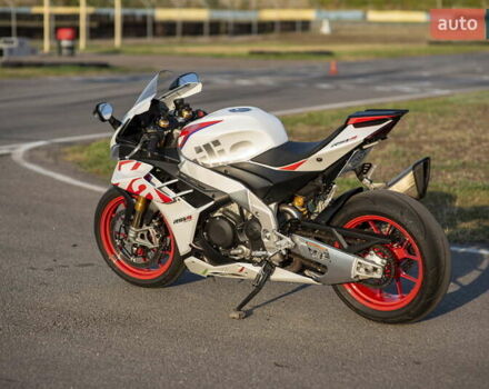 Сірий Априлія RSV4, об'ємом двигуна 1.1 л та пробігом 17 тис. км за 25000 $, фото 4 на Automoto.ua