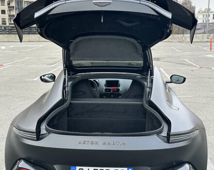 Черный Астон Мартин Вантаж, объемом двигателя 4 л и пробегом 32 тыс. км за 140000 $, фото 3 на Automoto.ua
