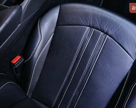 Жовтий Астон Мартін Вантаж, об'ємом двигуна 4 л та пробігом 4 тис. км за 140000 $, фото 53 на Automoto.ua