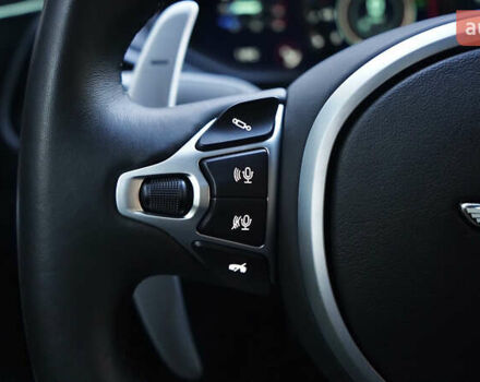 Жовтий Астон Мартін Вантаж, об'ємом двигуна 4 л та пробігом 4 тис. км за 140000 $, фото 40 на Automoto.ua