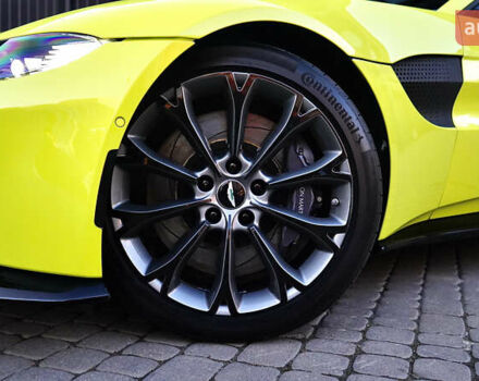 Жовтий Астон Мартін Вантаж, об'ємом двигуна 4 л та пробігом 4 тис. км за 140000 $, фото 16 на Automoto.ua