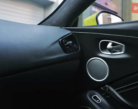 Жовтий Астон Мартін Вантаж, об'ємом двигуна 4 л та пробігом 4 тис. км за 140000 $, фото 52 на Automoto.ua