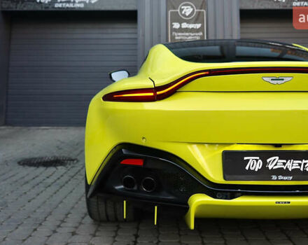 Жовтий Астон Мартін Вантаж, об'ємом двигуна 4 л та пробігом 4 тис. км за 140000 $, фото 21 на Automoto.ua