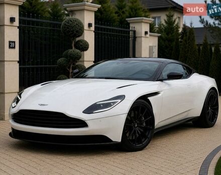 Белый Астон Мартин DB11, объемом двигателя 3.98 л и пробегом 36 тыс. км за 99999 $, фото 1 на Automoto.ua