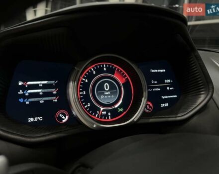 Черный Астон Мартин DB11, объемом двигателя 4 л и пробегом 43 тыс. км за 117000 $, фото 28 на Automoto.ua