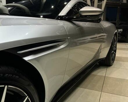 Черный Астон Мартин DB11, объемом двигателя 4 л и пробегом 43 тыс. км за 117000 $, фото 4 на Automoto.ua