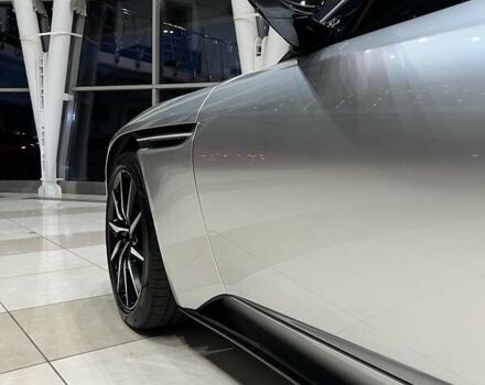 Черный Астон Мартин DB11, объемом двигателя 4 л и пробегом 43 тыс. км за 117000 $, фото 14 на Automoto.ua