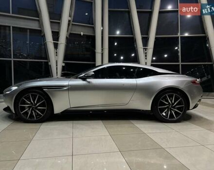 Черный Астон Мартин DB11, объемом двигателя 4 л и пробегом 43 тыс. км за 117000 $, фото 1 на Automoto.ua