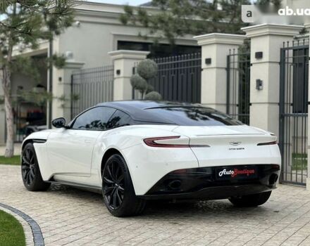 Астон Мартин DB11, объемом двигателя 4 л и пробегом 33 тыс. км за 175000 $, фото 13 на Automoto.ua